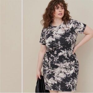 TORRID soft destructed dress palm distressed size 3